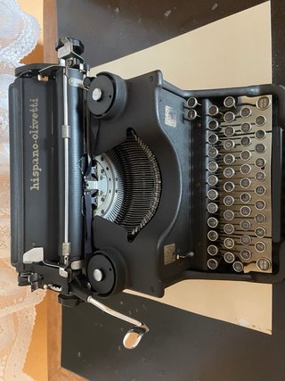 Máquina de escribir Hispano-Olivetti