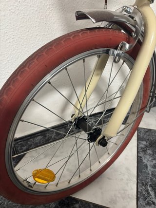 Bicicleta paseo niña 20 crema
