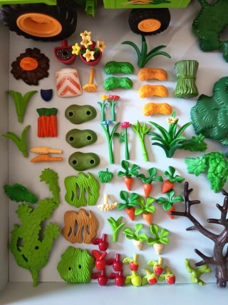 Lote piezas Playmobil: Tractor y accesorios