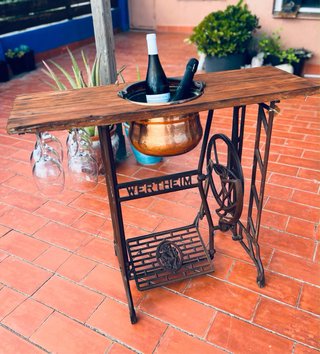 Vinoteca Artesanal de Máquina de Coser Antigua