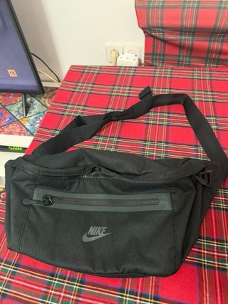 Riñonera Nike Negra Nueva