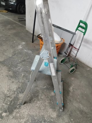 Escalera Plegable de Aluminio
