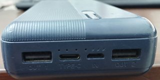 Batería Externa Power Bank USB Tipo C peso 828 gr