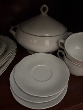 Vajilla de porcelana blanca