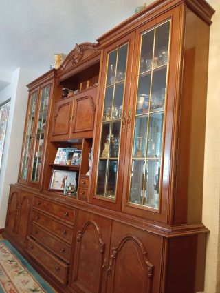 Mueble de salón madera y cristal