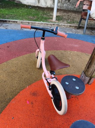 Bicicleta sin pedales rosa niña