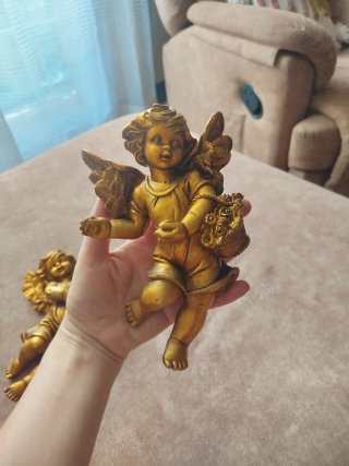 Figuras ángeles dorados envejecidos