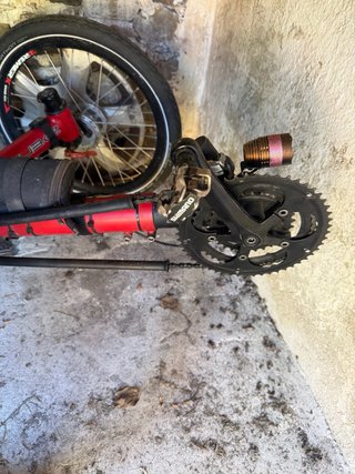 Triciclo reclinado con motor