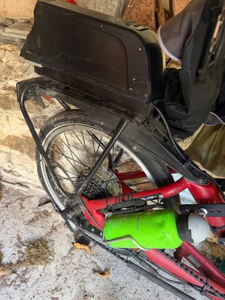 Triciclo reclinado con motor