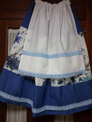 Zagalejo y delantal huertana azul y blanco