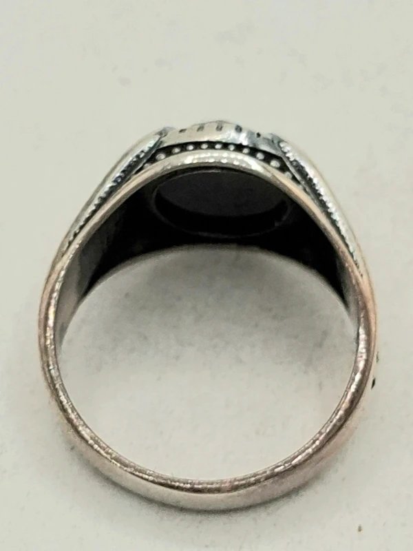 Anillo en Plata 925 con piedra natural.