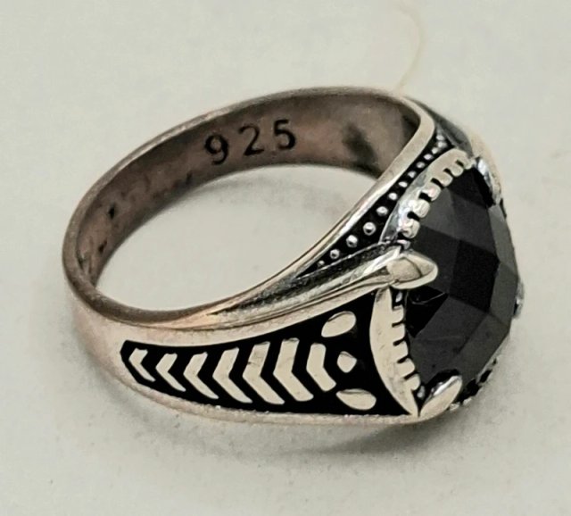 Anillo en Plata 925 con piedra natural.