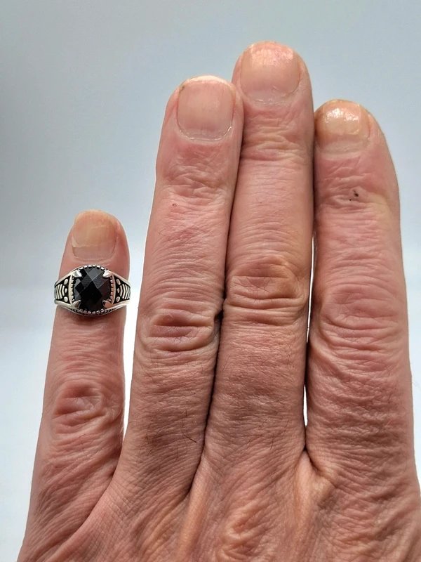 Anillo en Plata 925 con piedra natural.