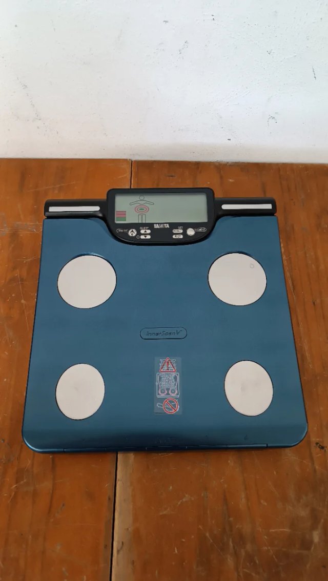 Báscula Tanita BC-602 METALLIC BLUE - W12S5176
