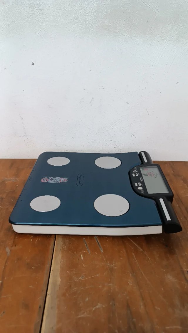 Báscula Tanita BC-602 METALLIC BLUE - W12S5176