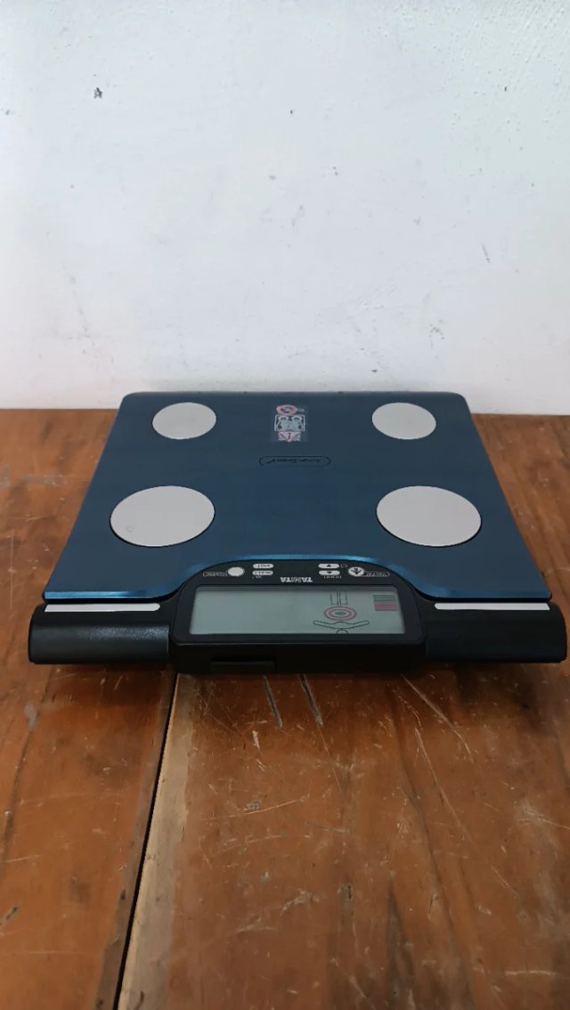 Báscula Tanita BC-602 METALLIC BLUE - W12S5176