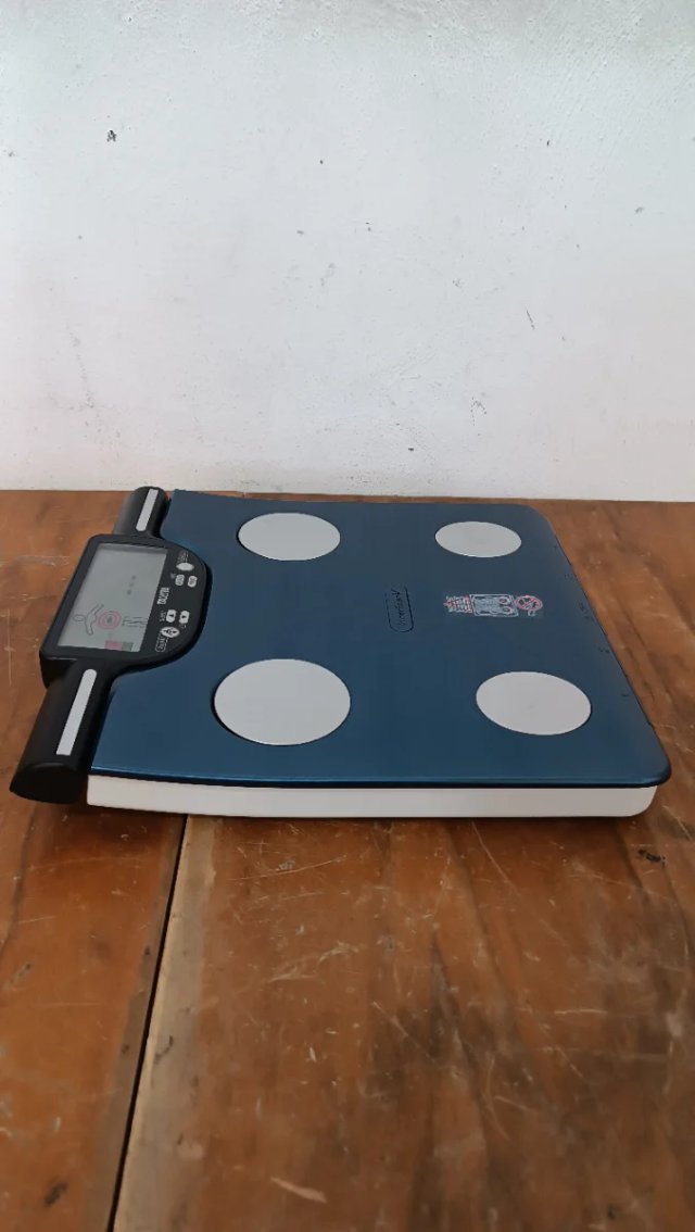Báscula Tanita BC-602 METALLIC BLUE - W12S5176