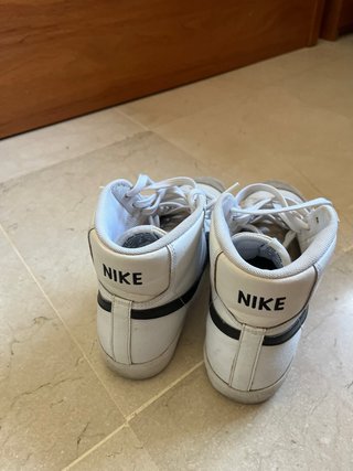 Nike Blazer Mid 77 Blancas y Negras