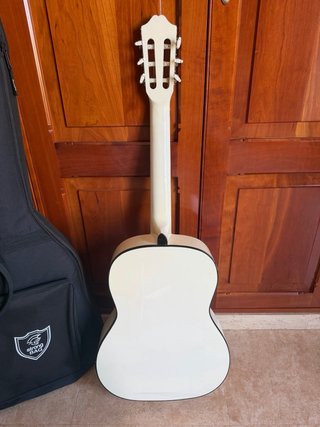 Guitarra Española Blanca con Funda