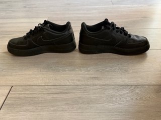 Nike Air Force 1 (2 pares) B:37.5 N:38.5