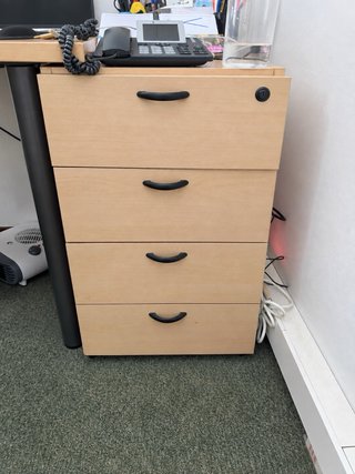 Mesa de oficina en L