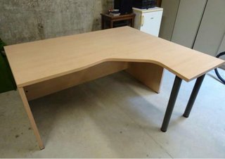 Mesa de oficina en L