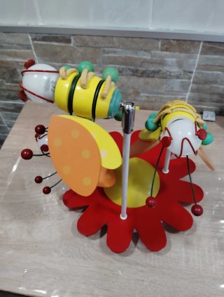 Lámpara Infantil de Madera con Forma de Abeja