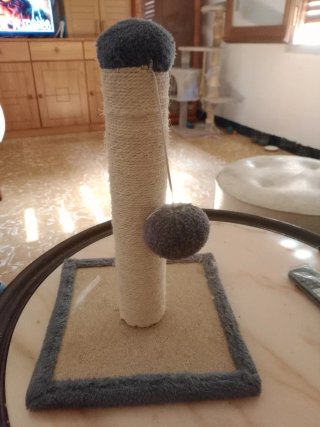Rascador para Gatos con Pelota