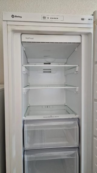 Congelador Vertical Balay NoFrost