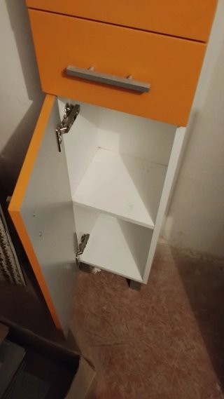 Mueble de Baño con Estantes