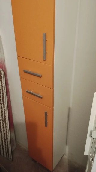 Mueble de Baño con Estantes