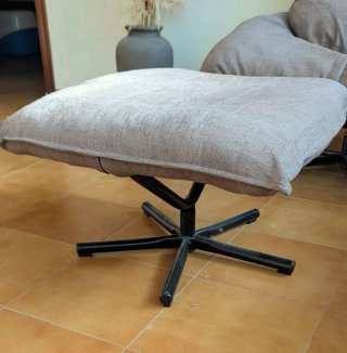 2 Sillones Butacas Giratorios y Reposapiés