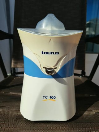 Exprimidor Taurus TC-100