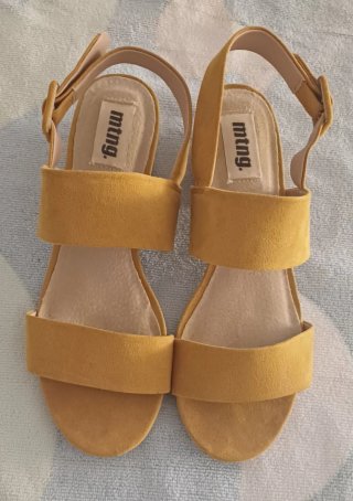 Sandalias MUSTANG serraje amarillas