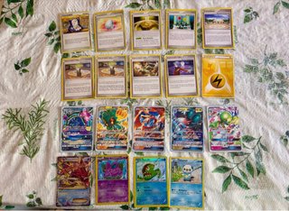 Lote de más de 240 cartas Pokémon