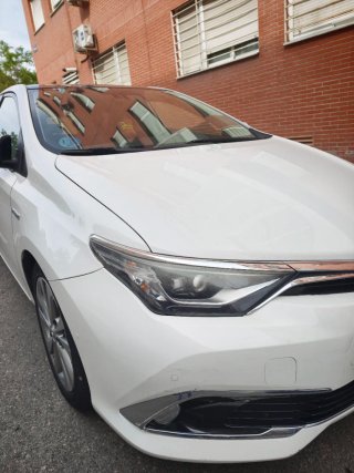 Toyota Auris 2015