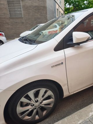 Toyota Auris 2015