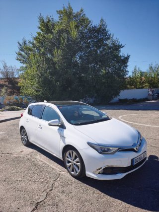 Toyota Auris 2015