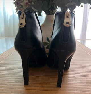 Botines de tacón negros Zara