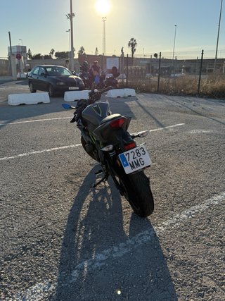 Kawasaki Z125 Naked Negra y Verde