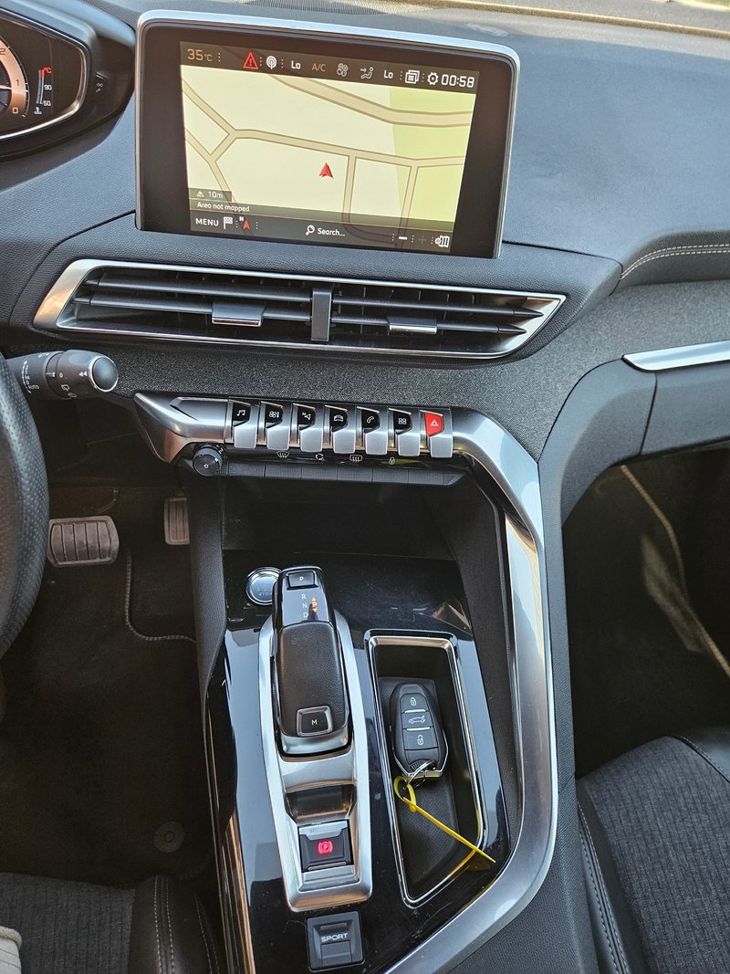 Peugeot 5008 2020, foto 24