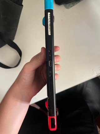 Nintendo Switch Azul y Rojo Con Dock y dos Joycons