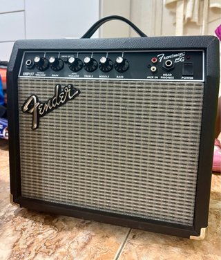 Amplificador Fender Frontman 15G