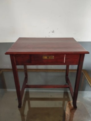 Mesita auxiliar antigua caoba con cajón