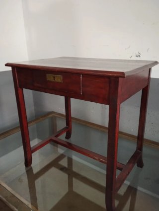 Mesita auxiliar antigua caoba con cajón