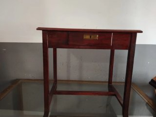 Mesita auxiliar antigua caoba con cajón