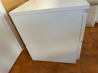 Mesita de noche Ikea blanca
