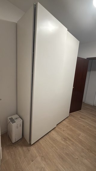 Armario Blanco con Puertas Correderas