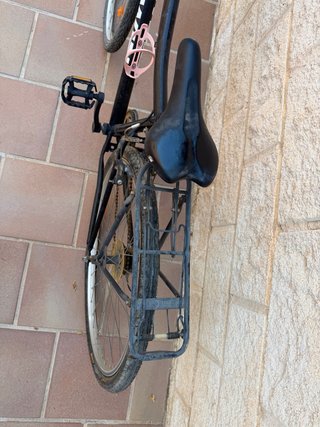 Bicicleta de paseo con cesta