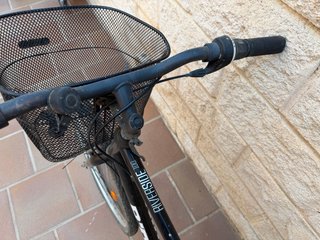 Bicicleta de paseo con cesta
